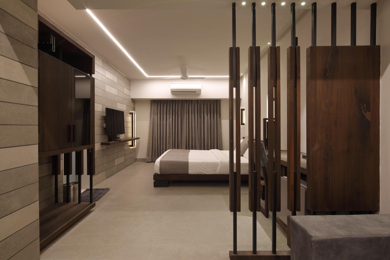 Hotel Carrefour Ahmedabad Extérieur photo