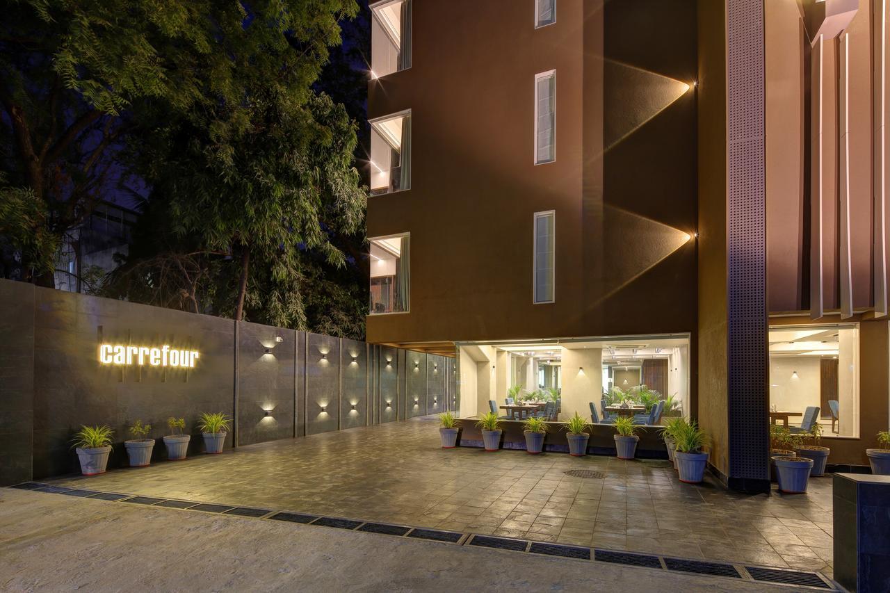 Hotel Carrefour Ahmedabad Extérieur photo